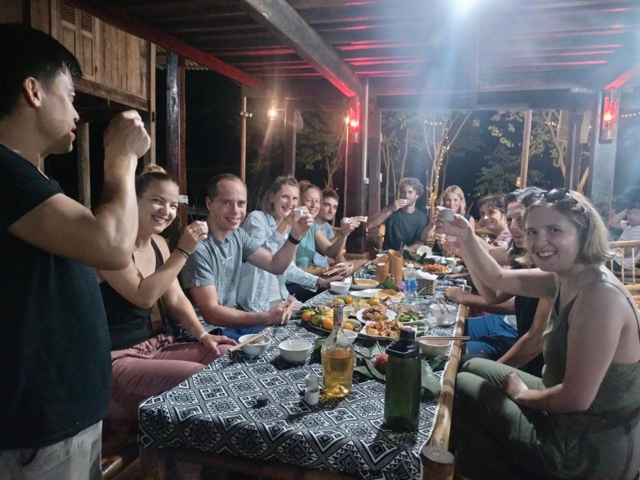 Truong Huy Homestay Mai Châu Bagian luar foto